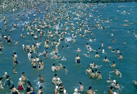 Badende am Strand von Coney Island