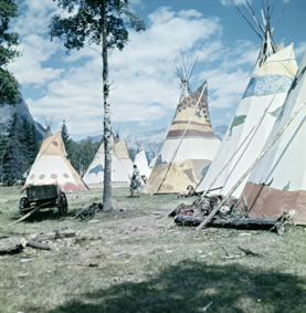 Zelte von Stony-Indianern in Kanada
