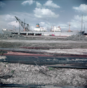 Das Getreideschiff S/S Lausanne im Hafen von Antwerpen vor der Abfahrt in die USA