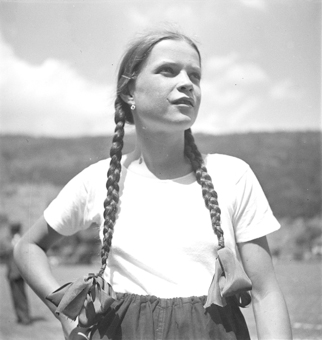 Porträt eines jungen Mädchens in Turnkleidung