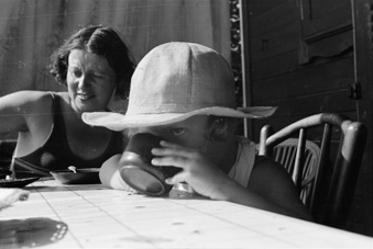 Hanna und Marianne Zeller, Schwester und Nichte von Paul Senn