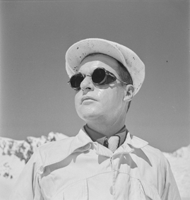 Porträt von Paul Senn in einem Ski-Gebiet