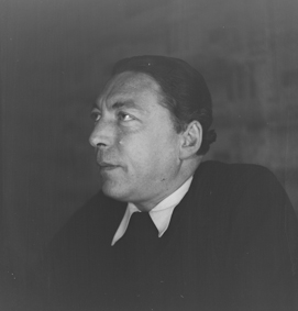 Der Genfer Journalist und Übersetzer R.L. Piachaud im Redaktionszimmer des «Journal de Genève»