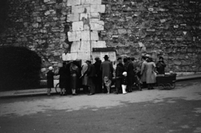 Unruhen von Genf 1932: Informationen für die Bevölkerung auf Plakaten an der Place de Neuve