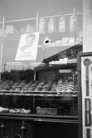 Unruhen von Genf 1932: Einschussloch an einem Schaufenster