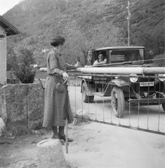 Bahnübergang in der Gegend von Locarno