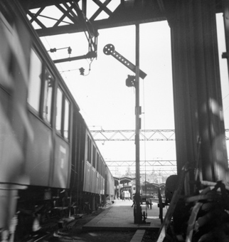 Auf dem Bahnperron
