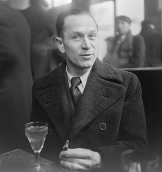 Léon Kuntz in einem Restaurant