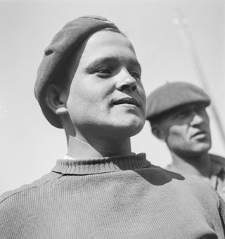 Porträt eines Internierten mit Beret