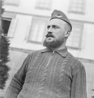 Porträt eines Soldaten mit Beret