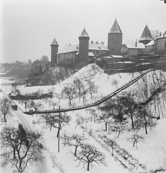Schloss Chenaux und Umgebung in Estavayer