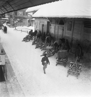 Vor dem Wirtshaus Sternen in Trub