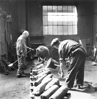 Arbeiter in der Giesserei Sulzer