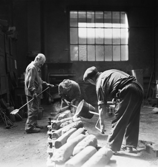 Arbeiter in der Giesserei Sulzer