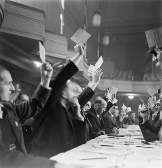 Abstimmung am Gewerkschaftskongress Basel 1941